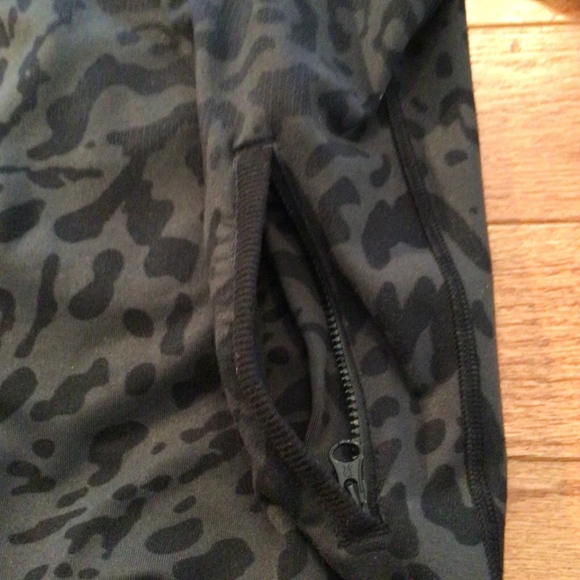Lululemon Namaskar Hoodie - Picture 4 of 4